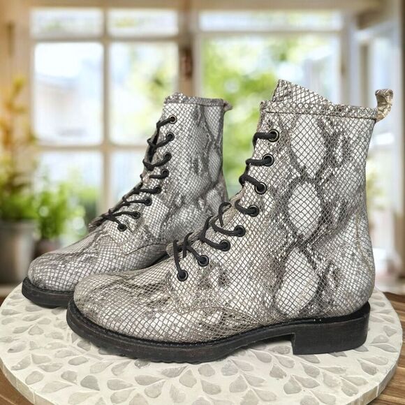 Frye $278 Veronica Textured Leather Embossed Combat Boots Lace-Up Women’s 7.5 NE - Picture 4 of 12